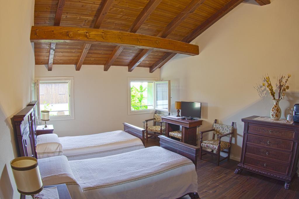 קלדררה די רנו Locanda Del Toro מראה חיצוני תמונה